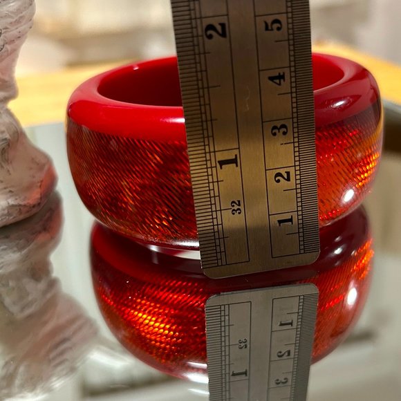 Fabulous Cherry Red PONO Wide Metallic Lucite Bangle Bracelet Joan Goodman - Picture 7 of 9